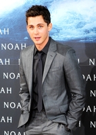 Logan Lerman : logan-lerman-1394737759.jpg