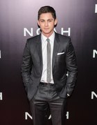 Logan Lerman : logan-lerman-1396011357.jpg