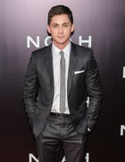 Logan Lerman : logan-lerman-1396011367.jpg