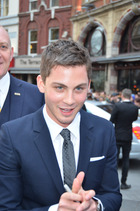 Logan Lerman : logan-lerman-1396724564.jpg