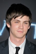 Logan Lerman : logan-lerman-1396976116.jpg