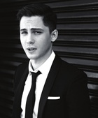 Logan Lerman : logan-lerman-1406145252.jpg