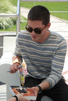 Logan Lerman : logan-lerman-1408224275.jpg