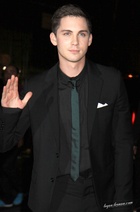 Logan Lerman : logan-lerman-1413589918.jpg