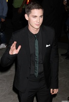 Logan Lerman : logan-lerman-1413590735.jpg