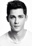 Logan Lerman : logan-lerman-1413741993.jpg