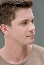 Logan Lerman : logan-lerman-1415210603.jpg