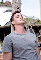 Logan Lerman : logan-lerman-1415391938.jpg