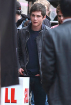 Logan Lerman : logan-lerman-1419708947.jpg