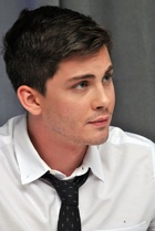 Logan Lerman : logan-lerman-1422141428.jpg