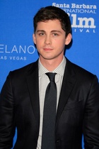 Logan Lerman : logan-lerman-1424894107.jpg