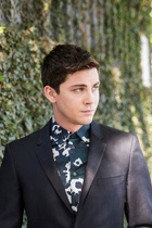 Logan Lerman : logan-lerman-1428674298.jpg