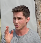 Logan Lerman : logan-lerman-1488907916.jpg