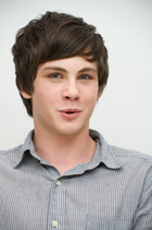 Logan Lerman : logan_lerman_1257323067.jpg