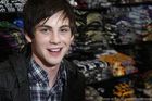 Logan Lerman : logan_lerman_1282663742.jpg