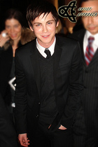 Logan Lerman : logan_lerman_1285814348.jpg