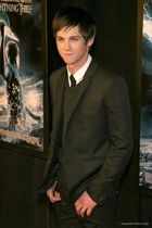 Logan Lerman : logan_lerman_1287178790.jpg