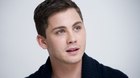 Logan Lerman : zac-efron-1395919143.jpg