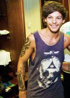 Louis Tomlinson : louis-tomlinson-1379006493.jpg