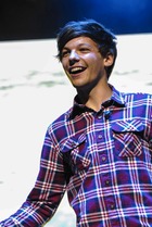 Louis Tomlinson : louis-tomlinson-1390755051.jpg