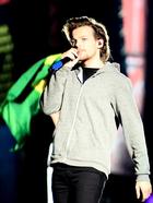 Louis Tomlinson : louis-tomlinson-1400176613.jpg