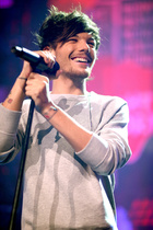 Louis Tomlinson : louis-tomlinson-1406818395.jpg