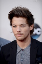 Louis Tomlinson : louis-tomlinson-1406818402.jpg