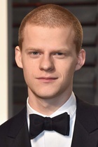 Lucas Hedges : lucas-hedges-1546120541.jpg