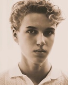 Lucas Royalty : lucas-royalty-1719091573.jpg