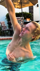 Lucas Royalty : lucas-royalty-1719162616.jpg
