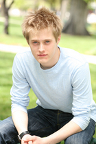 Lucas Grabeel : lucas_grabeel_1212335624.jpg