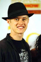 Lucas Grabeel : lucas_grabeel_1238954452.jpg