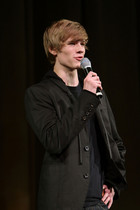 Lucas Till : lucas-till-1323222461.jpg