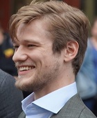 Lucas Till : lucas-till-1631566036.jpg