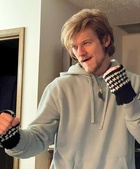 Lucas Till : lucas-till-1644785267.jpg