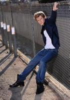 Lucas Till : lucastill_1261602312.jpg