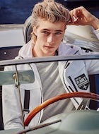 Lucky Blue Smith : lucky-blue-smith-1498880063.jpg