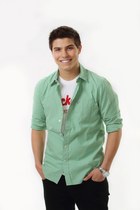 Luke Bilyk : luke-bilyk-1330658095.jpg