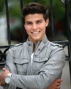 Luke Bilyk : luke-bilyk-1362858669.jpg