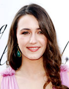 Madeline Zima : madelinezima_1255323295.jpg