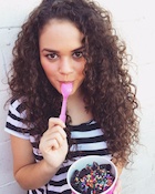 Madison Pettis : madison-pettis-1441795801.jpg