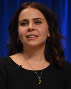 Mae Whitman : mae-whitman-1428174852.jpg