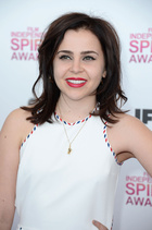 Mae Whitman : mae-whitman-1428174950.jpg