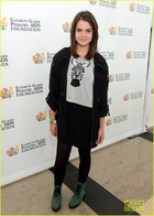 Maia Mitchell : maia-mitchell-1370282298.jpg