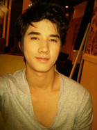 Mario Maurer : mario-maurer-1320345936.jpg