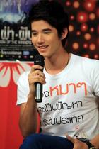 Mario Maurer : mario-maurer-1320345960.jpg