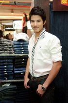 Mario Maurer : mariomaurer_1308154306.jpg