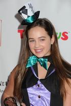 Mary Mouser : mary-mouser-1384196271.jpg