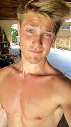 Mason Dye : mason-dye-1538924461.jpg