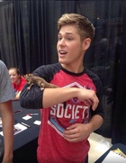 Mason Dye : mason-dye-1543018467.jpg